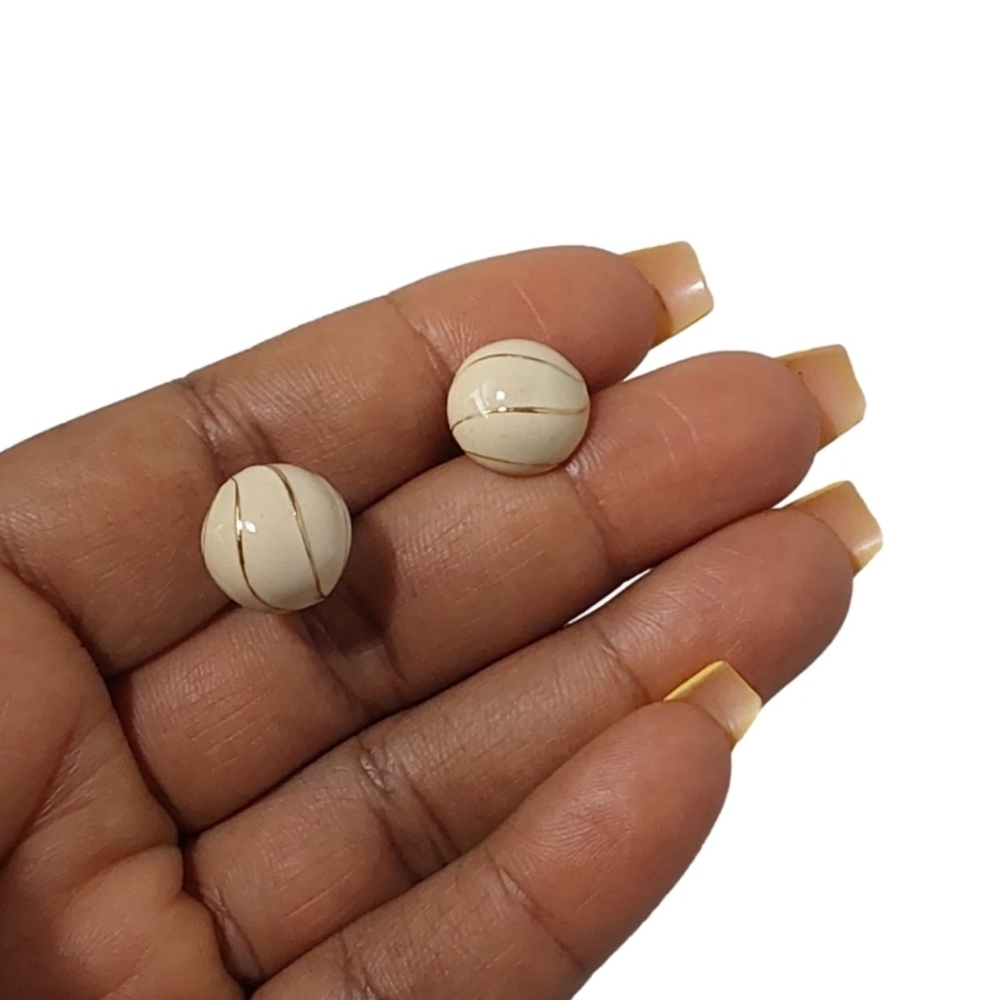 MONET CLIP-ON EARRINGS‎